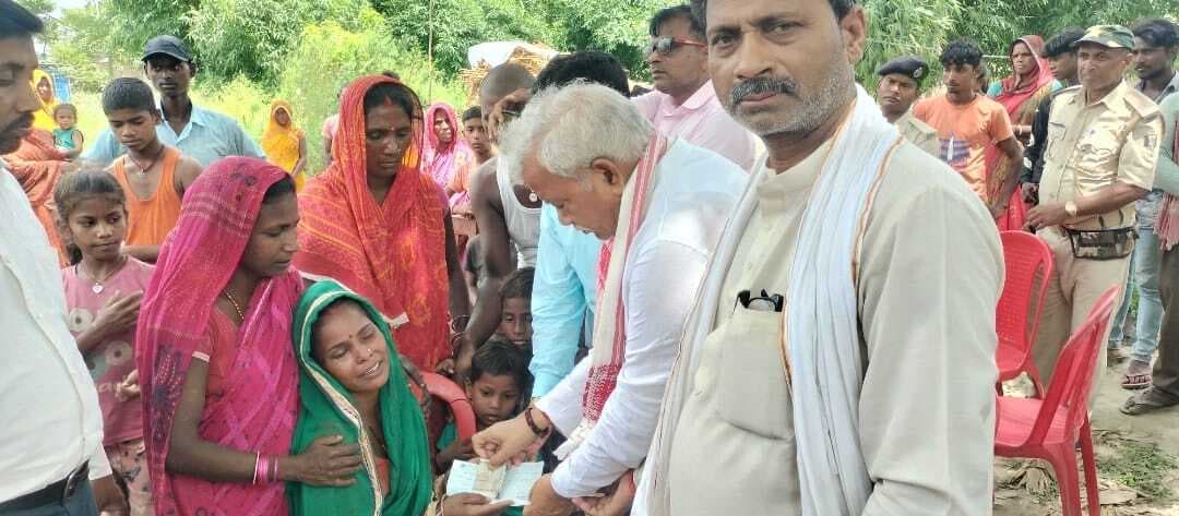 बाड़ाटेनी चौक पर हाइवा ने नाबालिग को कुचला, मौके पर हुई मौत