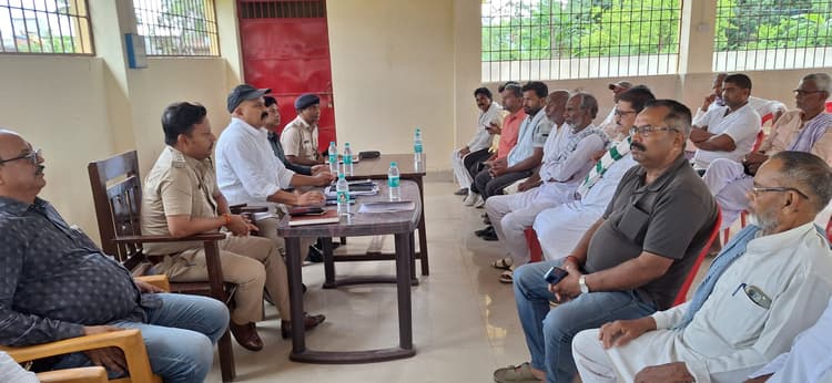 पर्दे में रहकर करें कुर्बानी - एसडीएम