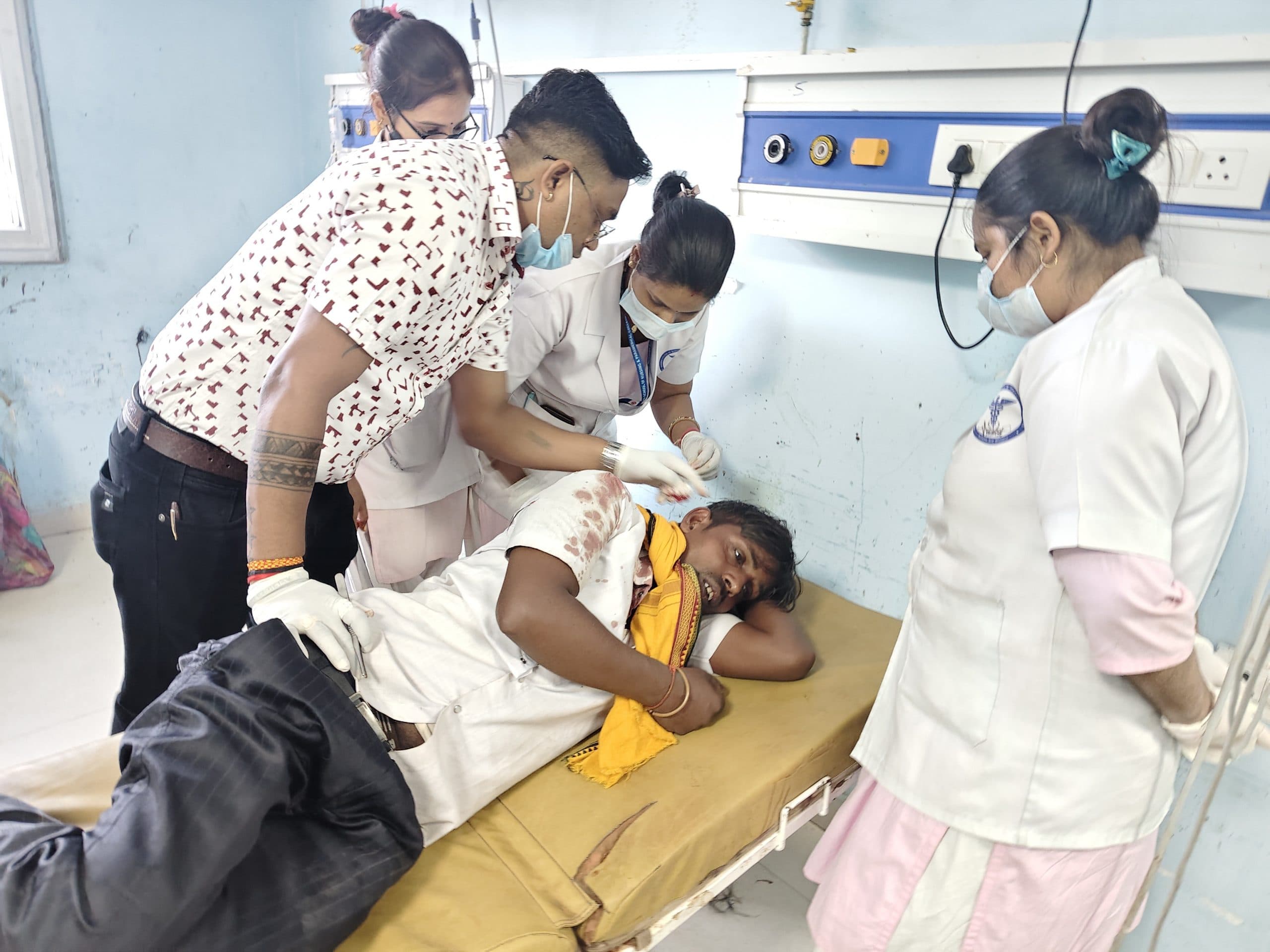 बारात में नाच के दौरान विवाद में अगुआ को पीटा