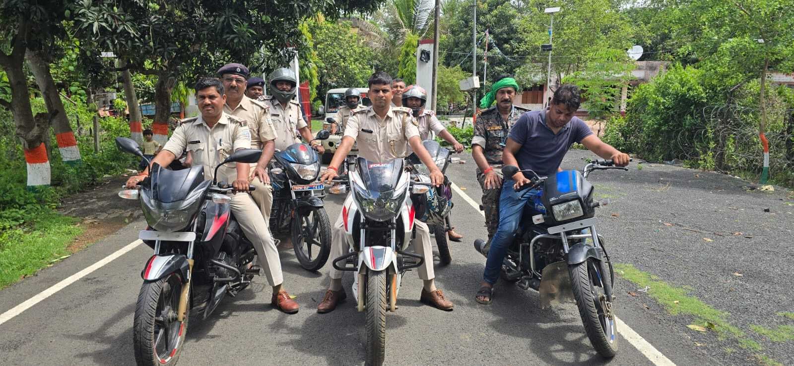 पहाड़ी क्षेत्र में फ्लैग मार्च निकाल क्राइम कंट्रोल का दिया संदेश