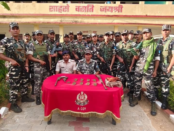 एसएसबी ने राइफल-कट्टा व कारतूस को किया बरामद