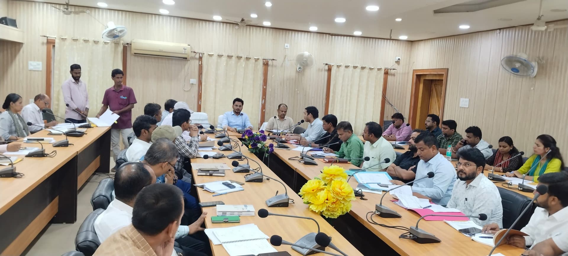 Madhubani News : बिजली व यांत्रिक दोष से बंद पड़े नलकूपों की मरम्मत कर अविलंब कराएं चालू