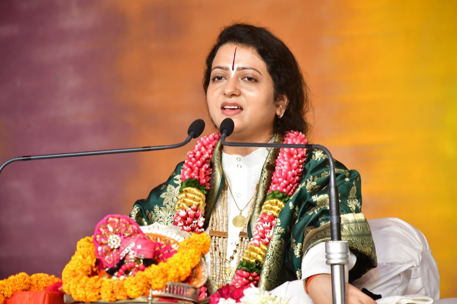 Gaya News : भरत मिलाप प्रसंग में छलक उठे श्रद्धालुओं के आंसु, गूंजी भक्ति की स्वर लहरियां