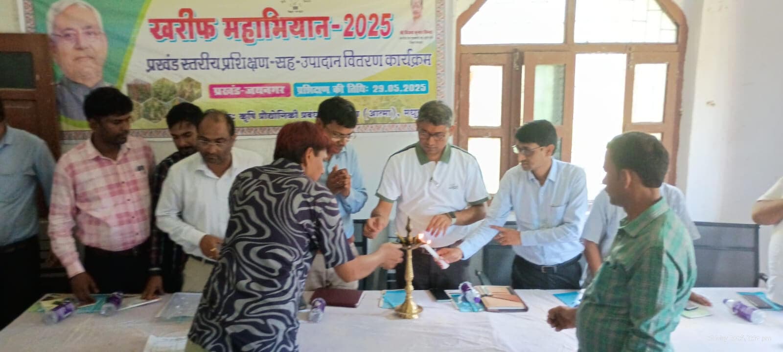 Madhubani News : Teach the tricks of farming using modern technology