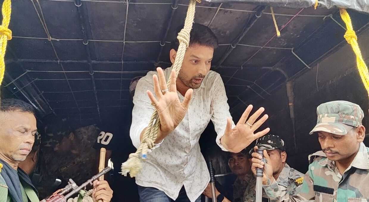 East Singhbhum News : रंगदारी मांगने व मारपीट के आरोप में जिप सदस्य कर्ण सिंह और भाजपा नेता को भेजा जेल, हंगामा