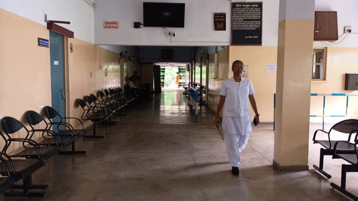 East Singhbhum News : यूसिल अस्पताल में जीवन रक्षक दवाओं की आपूर्ति बंद बिना दवा के लौट रहे मरीज