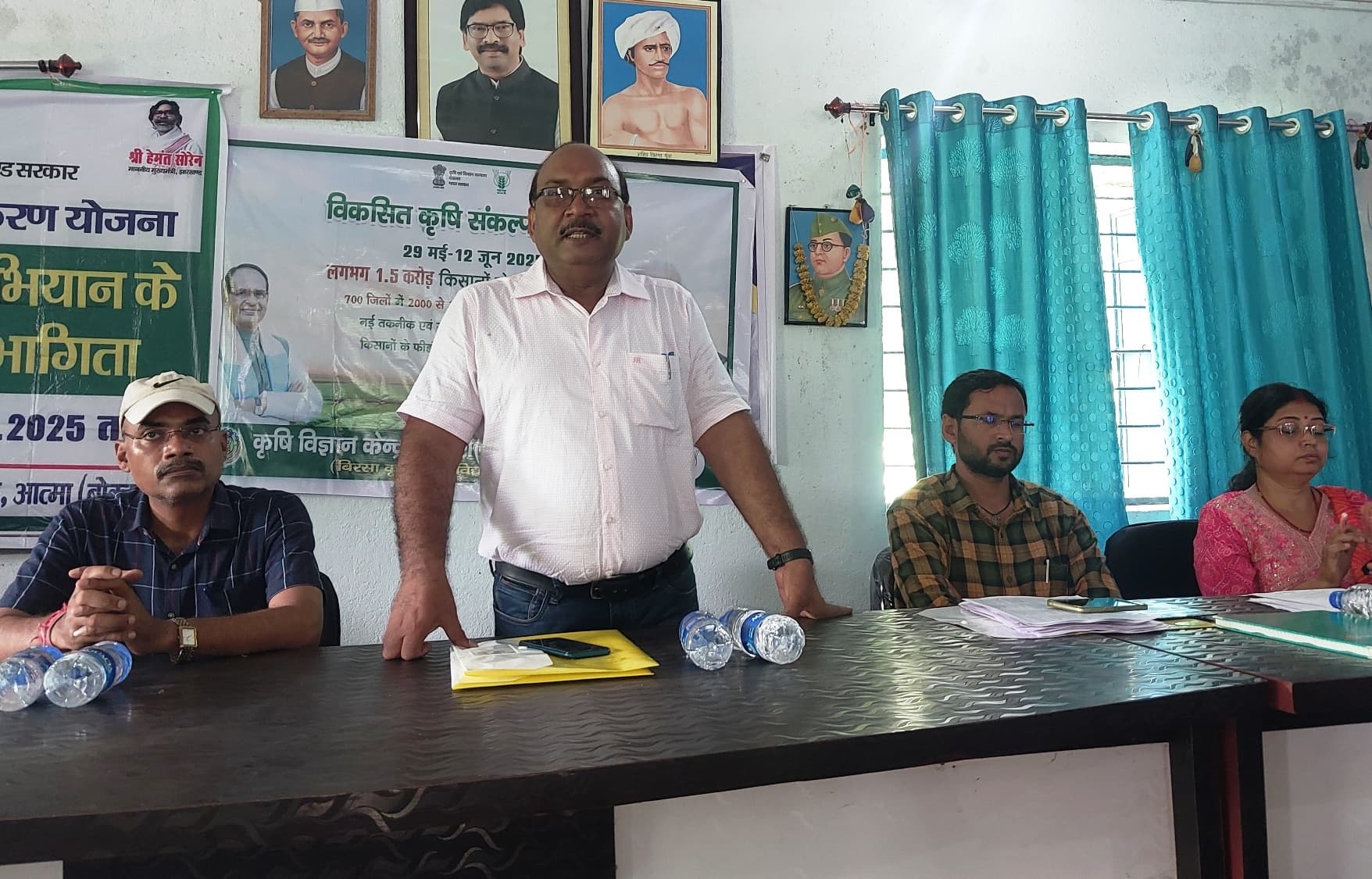 Bokaro News : थोड़ी सी जमीन में खेती कर कर सकते हैं अच्छी आमदनी: डॉ जयपाल सिंह
