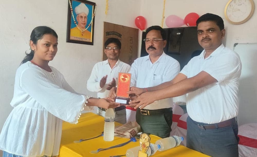 मैट्रिक में पत्थलगड्डा के विद्यार्थियों का बेहतर प्रदर्शन