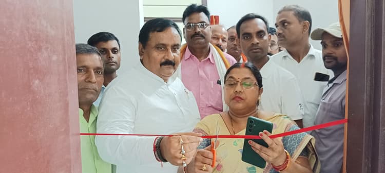 Motihari: बीस सूत्री की बैठक में योजनाओं पर हुई चर्चा