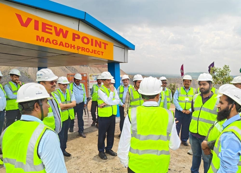 अधिकारियों के दल ने कोल परियोजना का दौरा किया