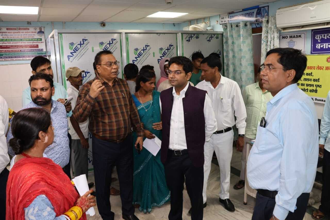 अस्पताल में जीवन रक्षक दवाइयों की रहे विशेष व्यवस्था : डीसी