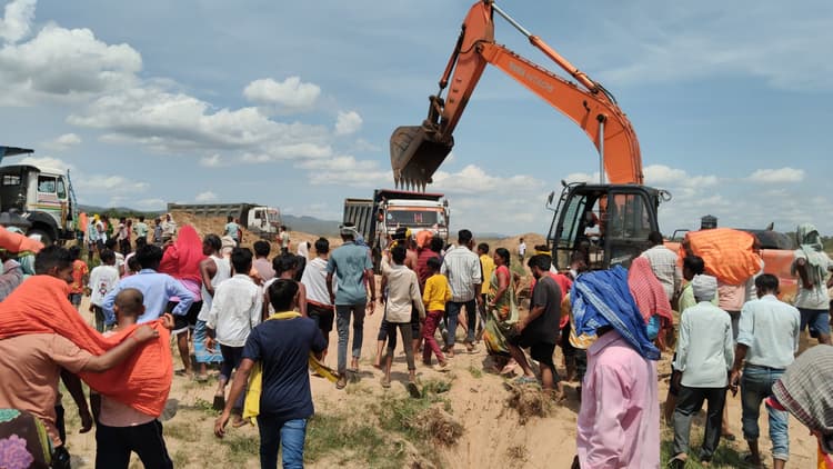 बालू खनन पर लगायी रोक