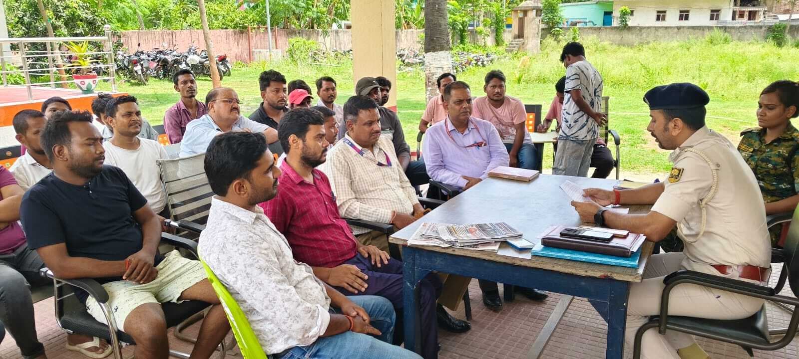 दुकान के अंदर और बाहर उच्च गुणवत्ता वाले सीसीटीवी लगवायें