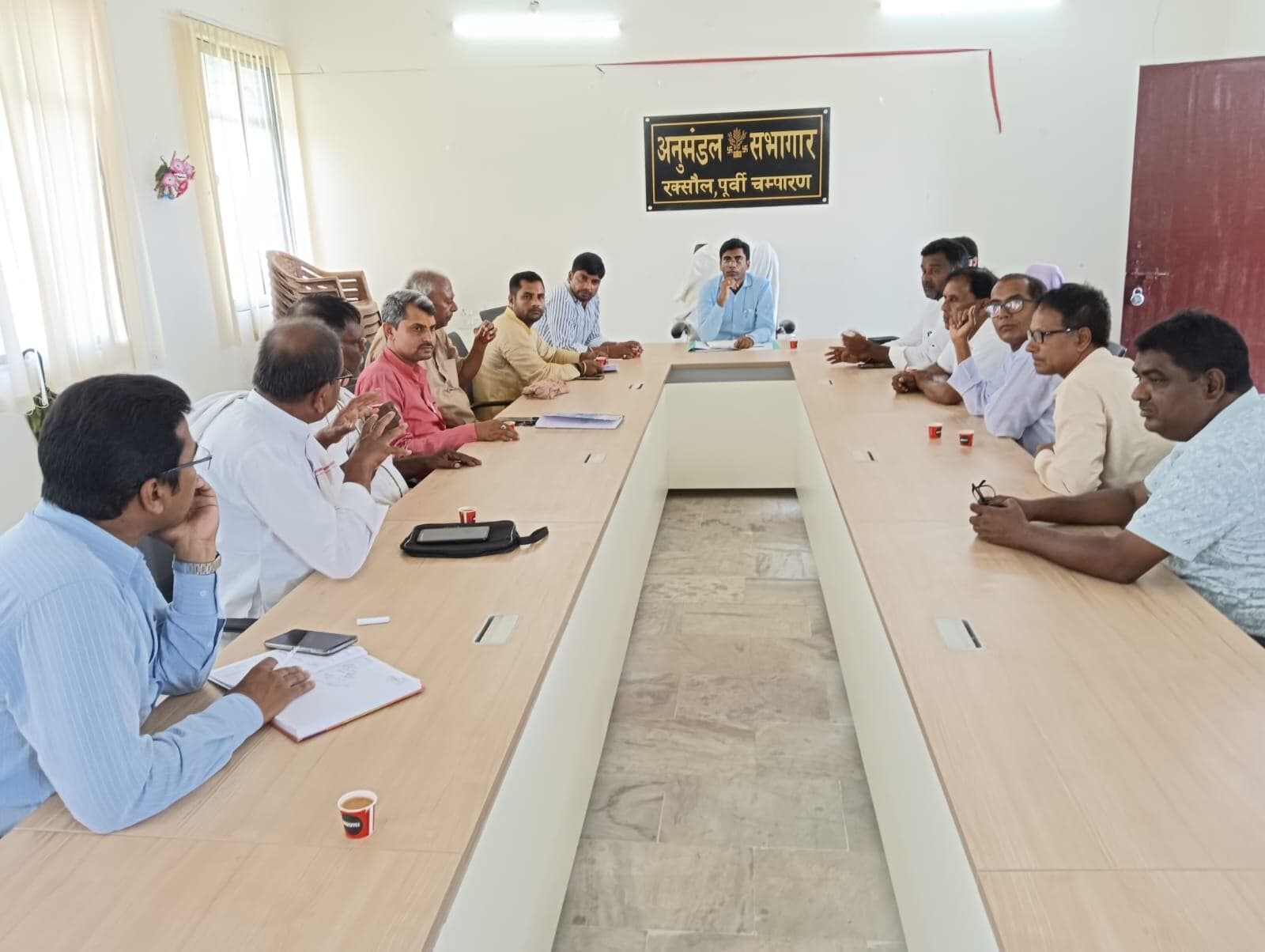 Motihari: राजनैतिक दलों के प्रतिनिधियों के साथ हुई बैठक