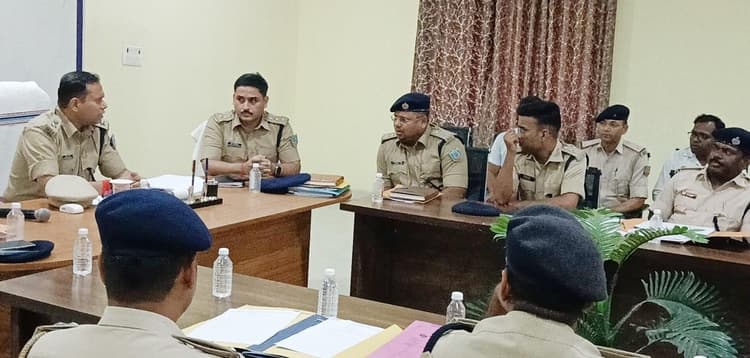 थाना आये फरियादियों से अच्छा व्यवहार करें: एसपी