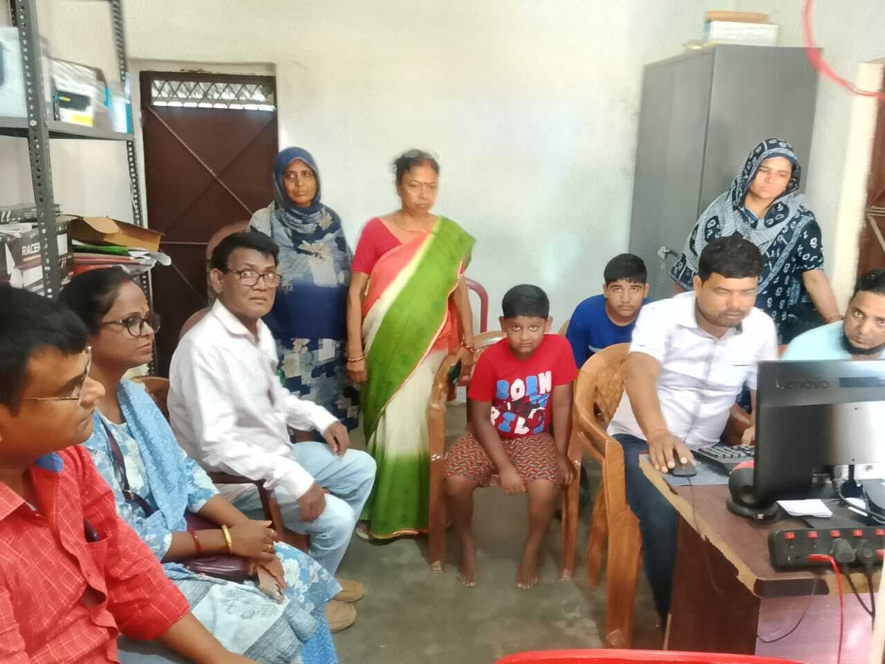 शिविर में लगी रही लाभार्थियों की भीड़