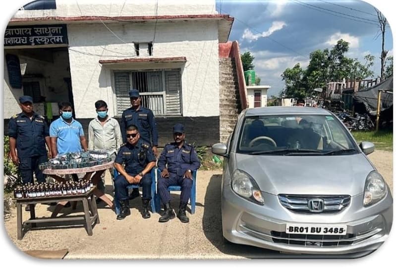 Motihari: कार में छुपा कर नशीली दवा ले जा रहे दो भारतीय नागरिक गिरफ्तार