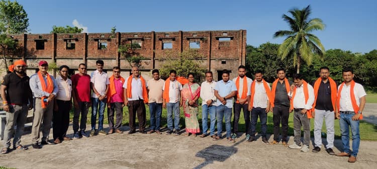 हिंदी पत्रकारिता दिवस पर पत्रकारों को किया सम्मानित