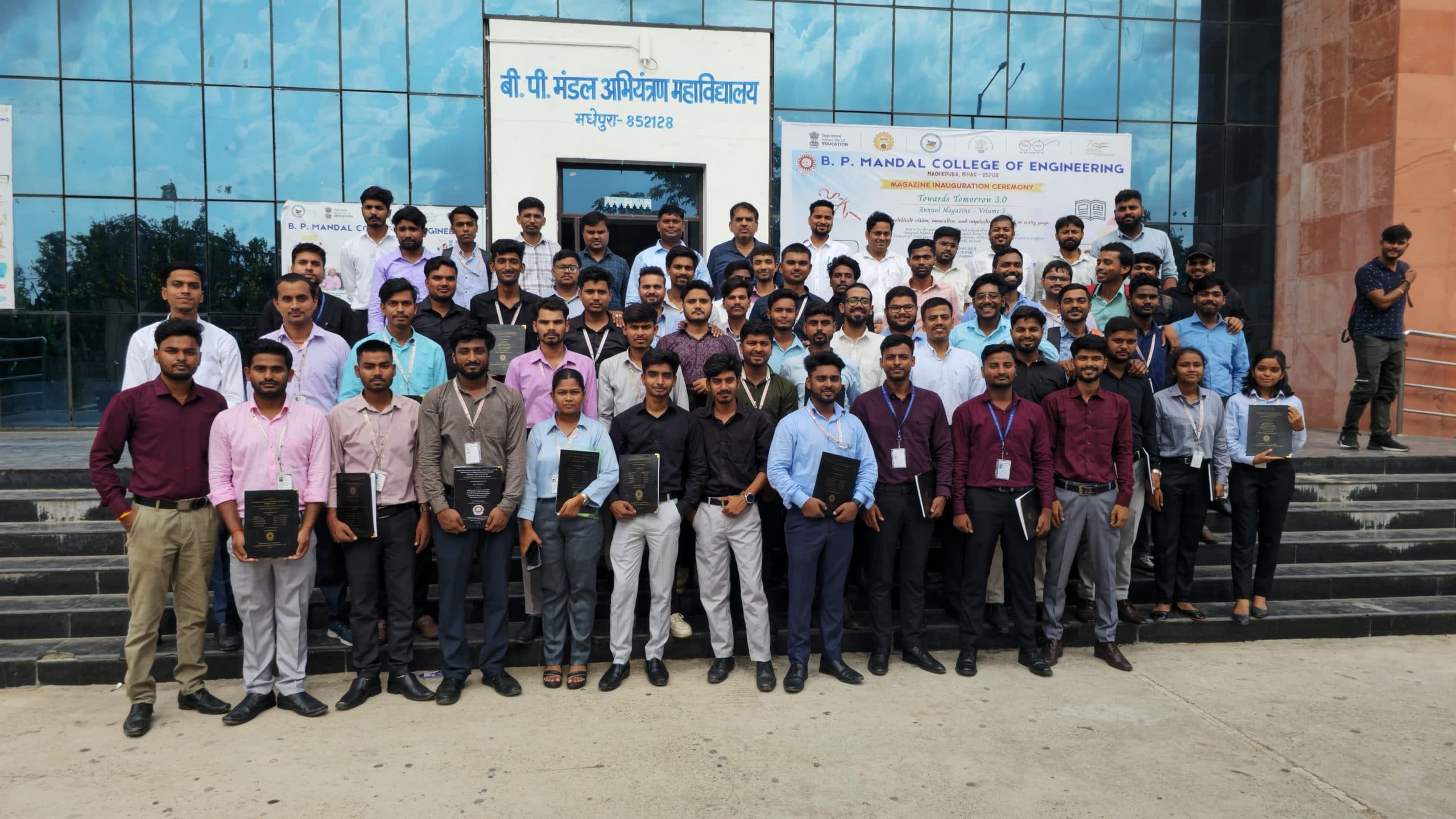 अंतिम वर्ष के सिविल इंजीनियरिंग छात्रों ने प्रस्तुत किया प्रोजेक्ट