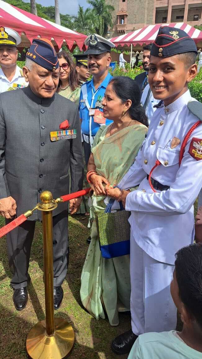 मनिहारी की बिटिया शाम्भवी सिंह बनी एयर फोर्स में फ्लाइंग ऑफिसर