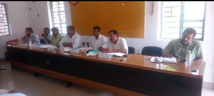 अवैध वसूली पर 20 सूत्री बैठक में गरमा-गरम बहस