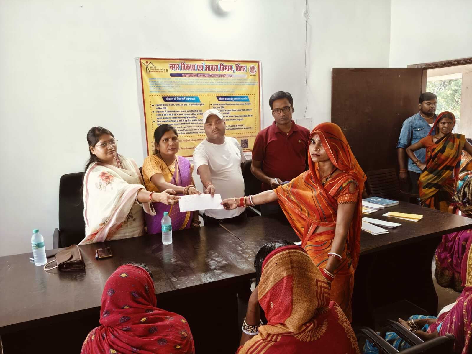 426 लाभुकों को प्रधानमंत्री आवास योजना शहरी से किया आच्छादित