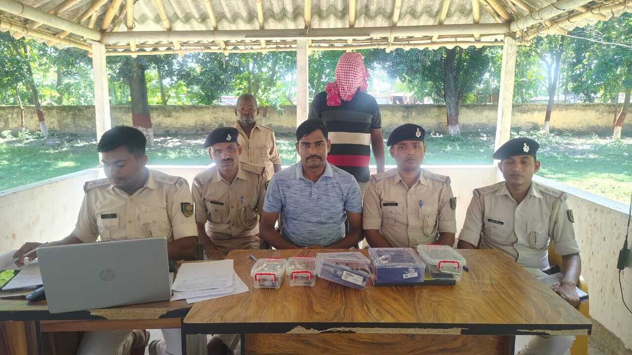 पुलिस ने अवैध कट्टा व कारतूस के साथ एक को किया गिरफ्तार