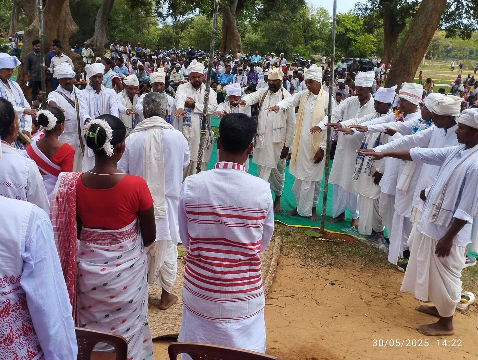 पड़हा समिति के पदधारियों की हुई पान पगड़ी