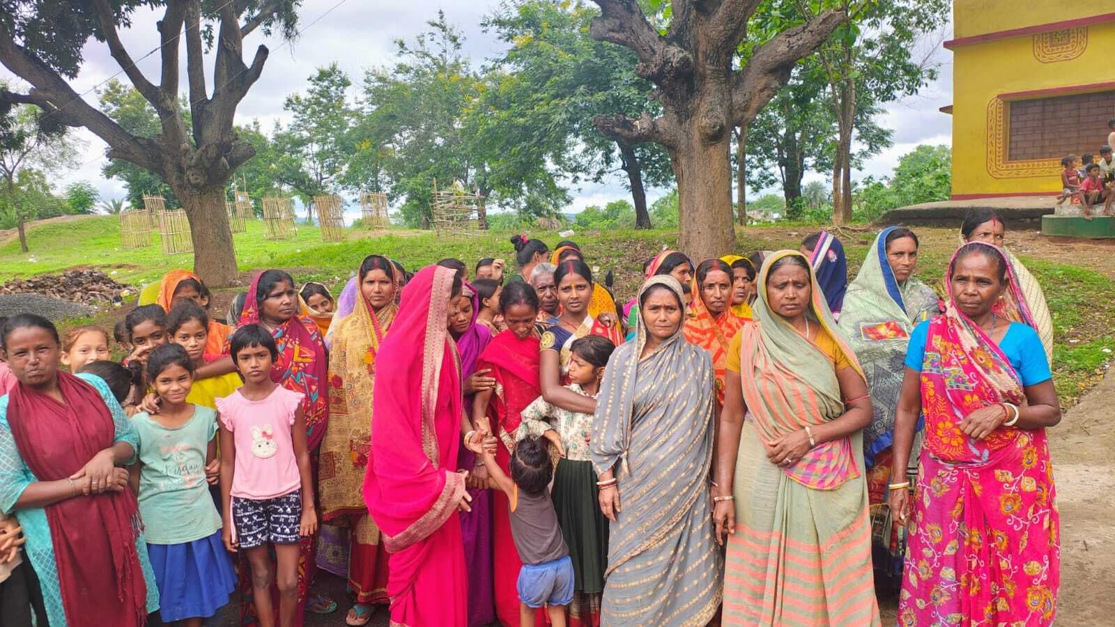 किसी भी सूरत में नहीं बनने देंगे पार्क, काम कराने आनेवाले अधिकारी व कर्मियों को छोड़ेंगे नहीं