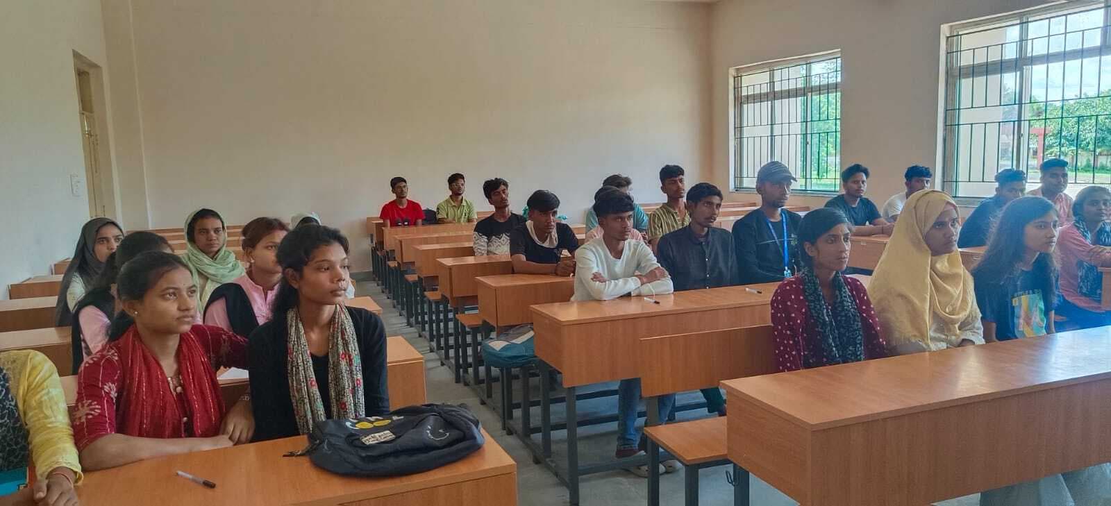 सकारात्मक विचारों के संवाहक होते हैं पत्रकार : डॉ रंजीत कुमार