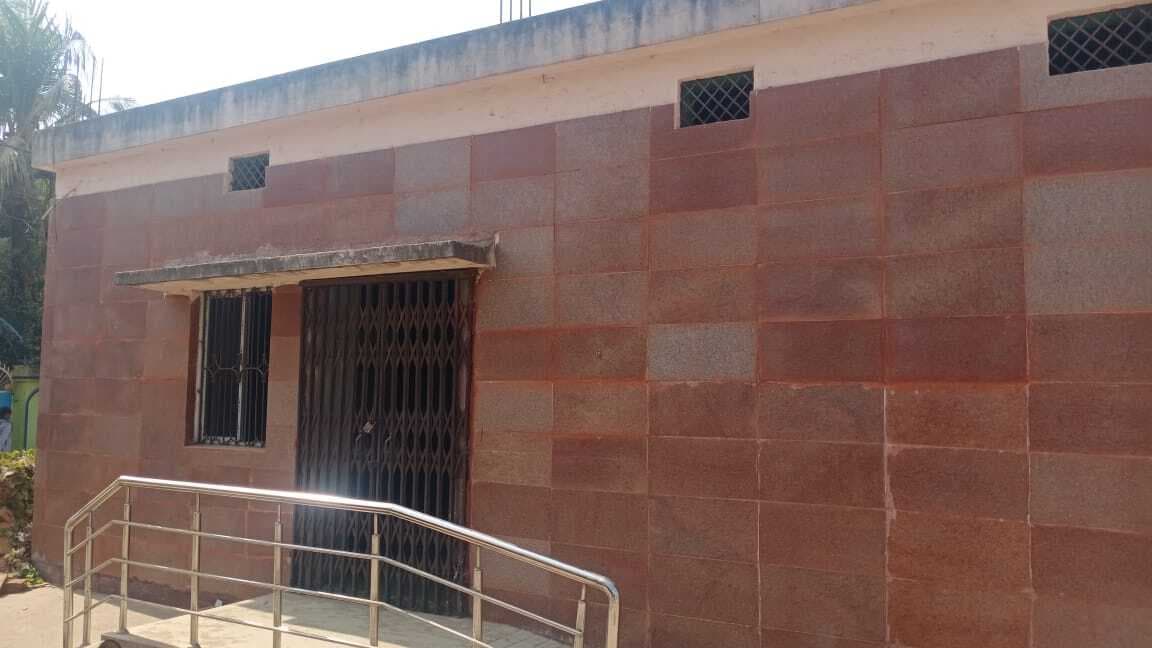 रखरखाव के अभाव में लाखों का शौचालय पड़ा है बंद