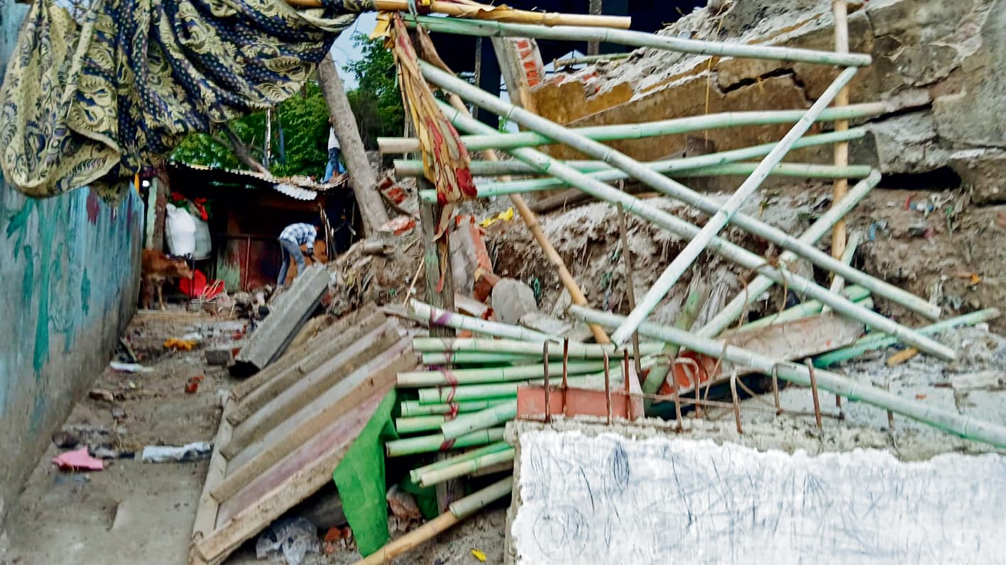 Gaya News : श्मशानघाट के दीवार गिरने से आधा दर्जन से अधिक घायल