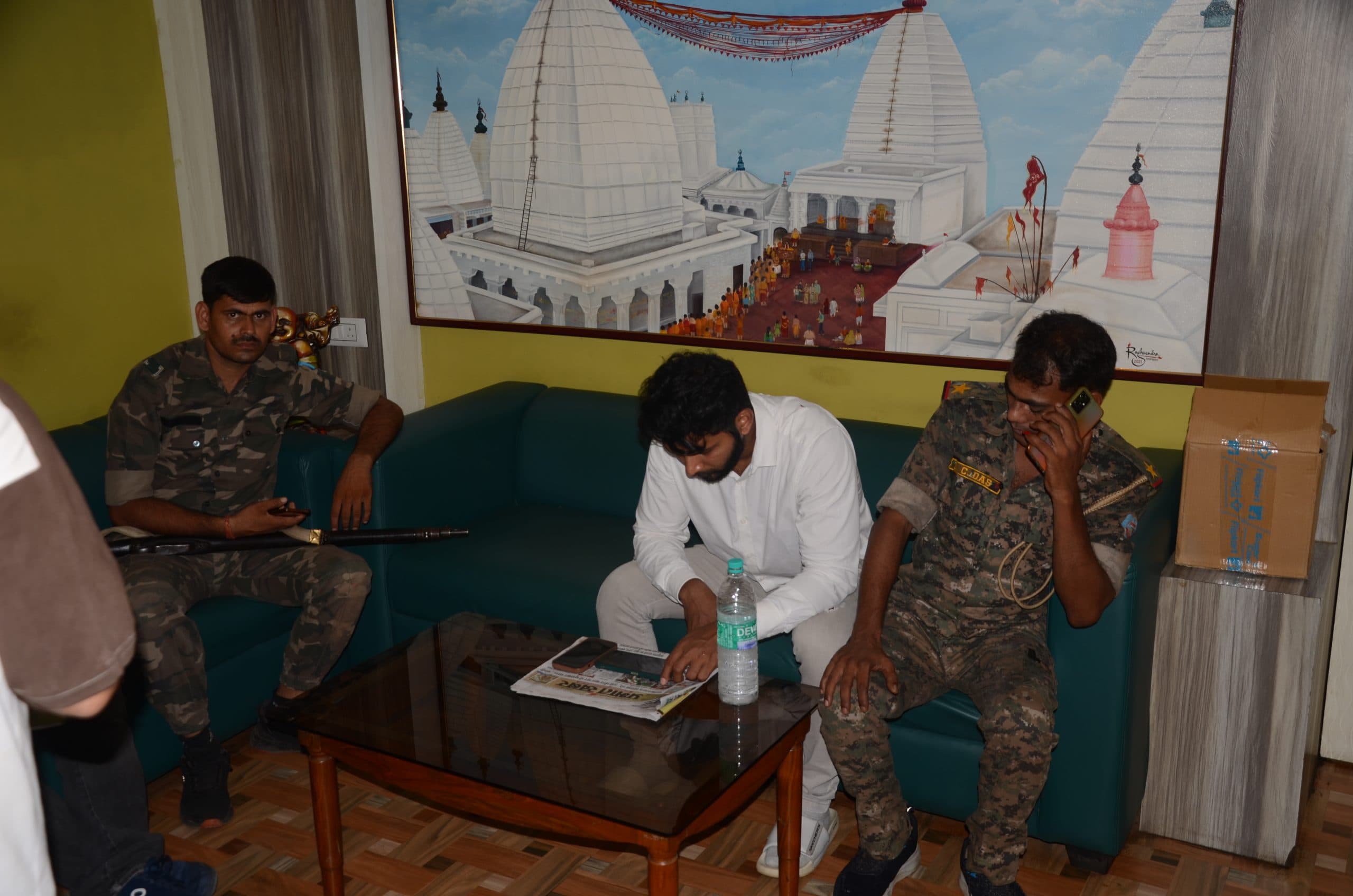 Deoghar News : पति के साथ सस्ता सोना खरीदने आयी मुंबई की महिला से पांच लाख की छिनतई