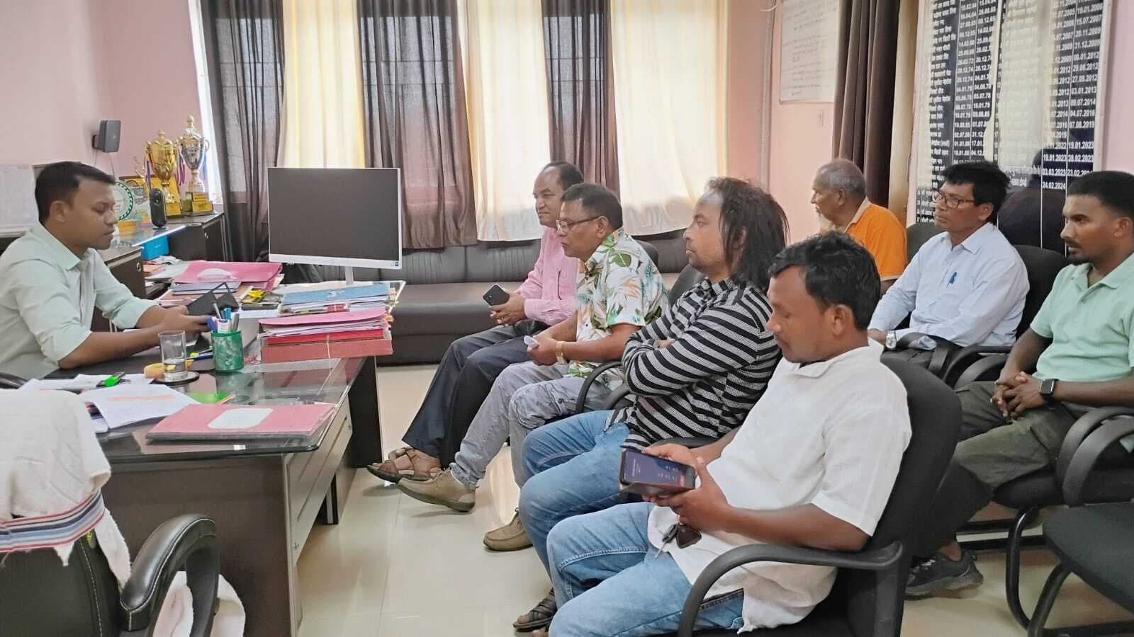 Chaibasa News : मैट्रिक में जिले का सबसे खराब प्रदर्शन पर आदिवासी हो समाज ने चिंता जतायी