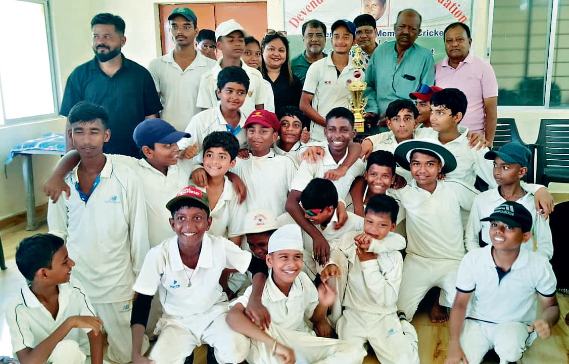 Chaibasa News : अंडर-15 क्रिकेट टूर्नामेंट की विजेता बनी शाह स्पोर्ट्स एकेडमी की टीम