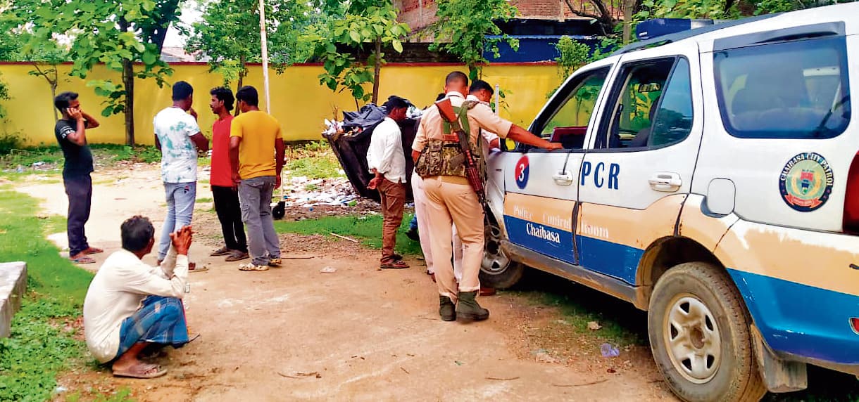 Chaibasa News : खाना खाकर घूमने निकला था युवक, बाइक के धक्के से मौत