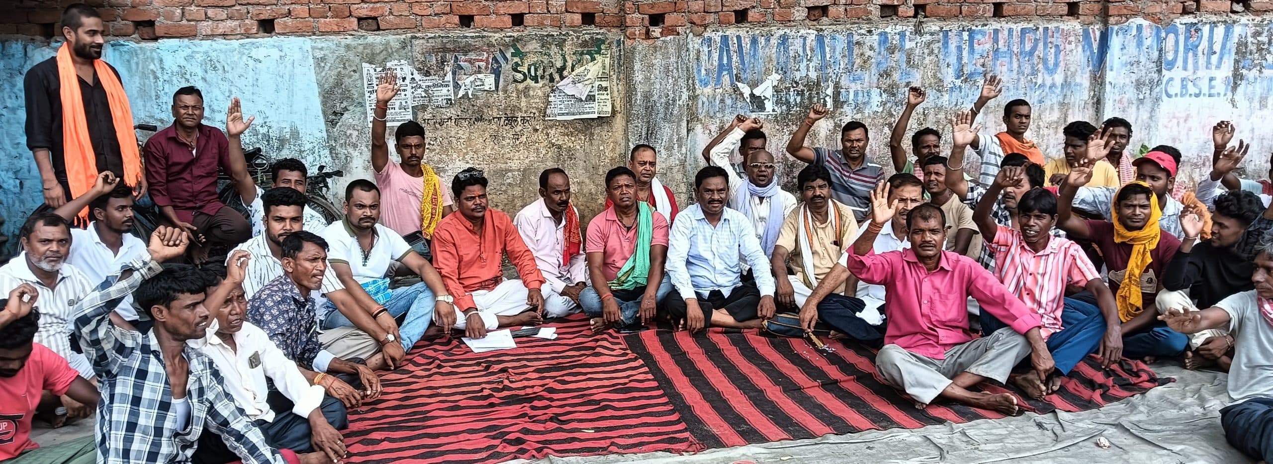 Bokaro News : स्थानीय मजूदरों को काम पर रखें कंपनी, नहीं तो गेट करेंगे जाम : संयुक्त मोर्चा