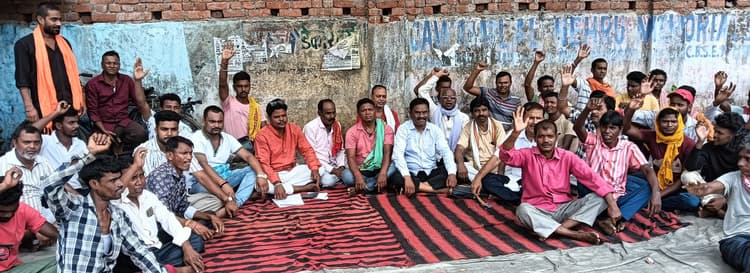 Bokaro News : स्थानीय मजूदरों को काम पर रखें कंपनी, नहीं तो गेट करेंगे जाम : संयुक्त मोर्चा