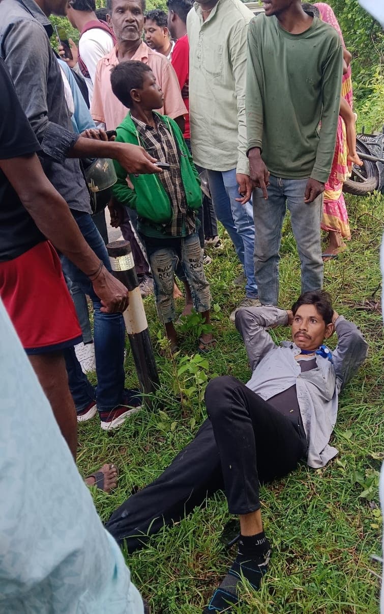 East Singhbhum News : कार की चपेट में आने से मजदूर गंभीर, रेफर