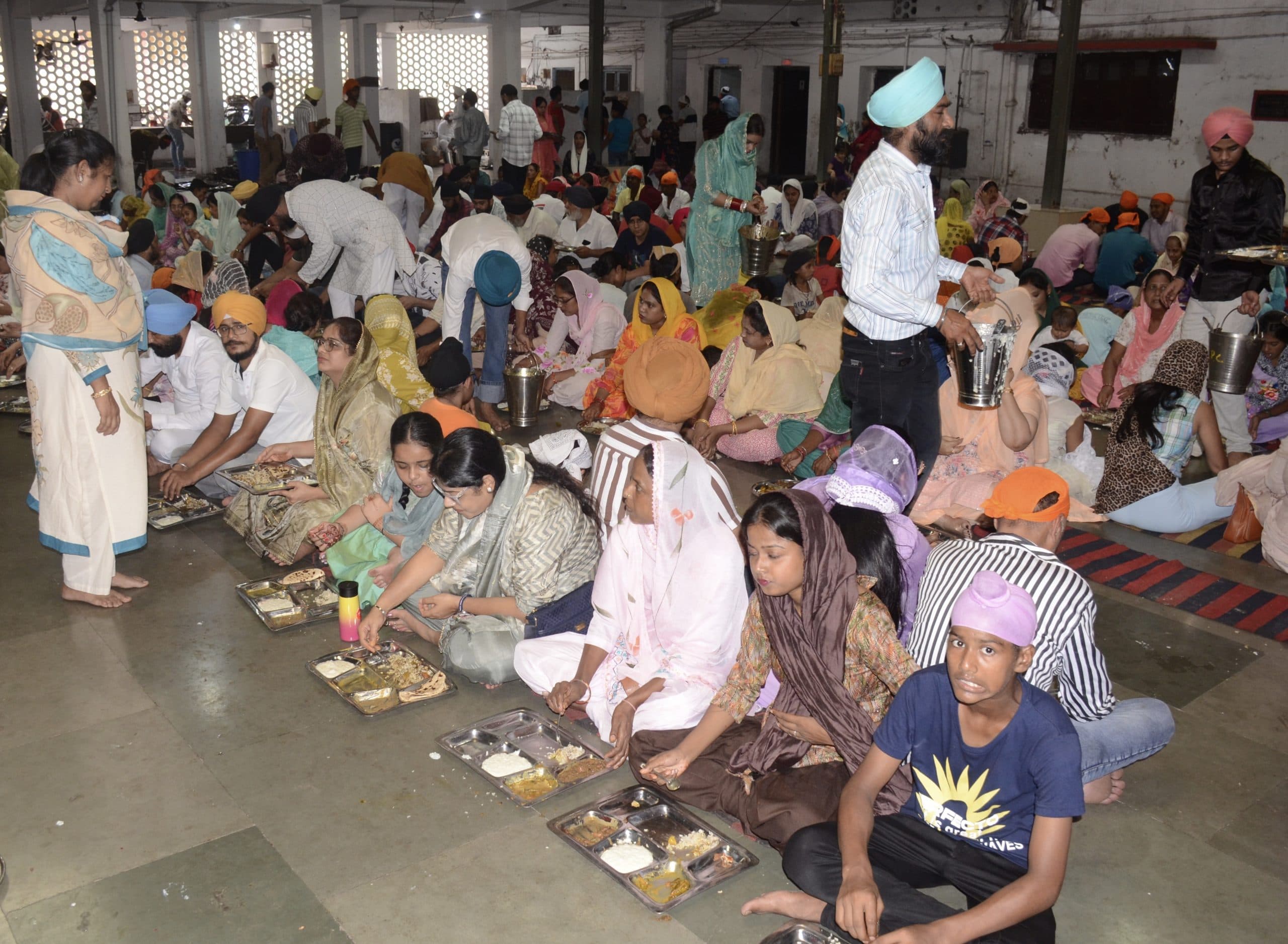 Dhanbad News : सिखों के पांचवें गुरु अर्जन देव का मना शहीदी पर्व, गुरवाणी से गूंजी गुरुद्वारा