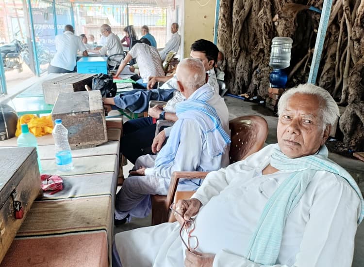 20 दिनों से जमीन रजिस्ट्री व विवाह निबंधन कार्य ठप, लोग परेशान