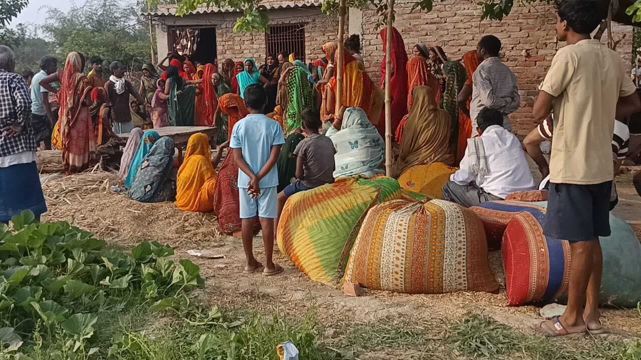 खेत में सब्जी तोड़ने के दौरान सांप के काटने से छात्रा की मौत