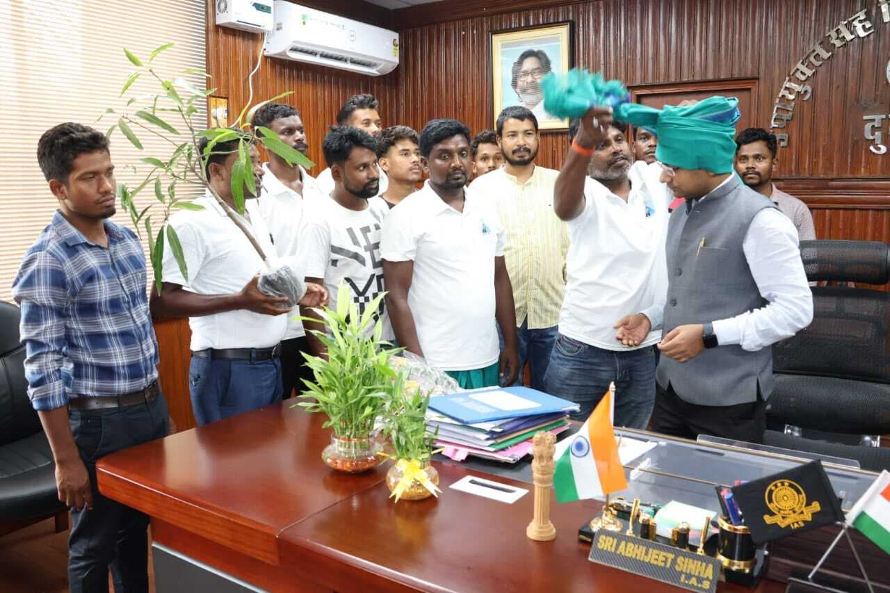 डीसी से मिला छात्र समन्वय समिति का प्रतिनिधिमंडल