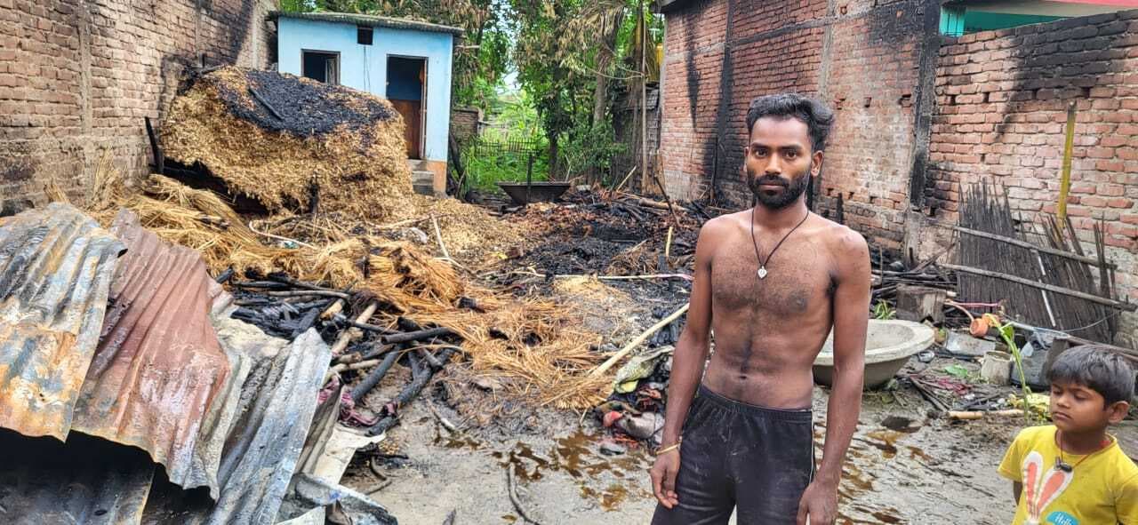 नर्सरी टोला चम्पानगर में पांच घर जले, 40 हजार नकद समेत लाखों का नुकसान