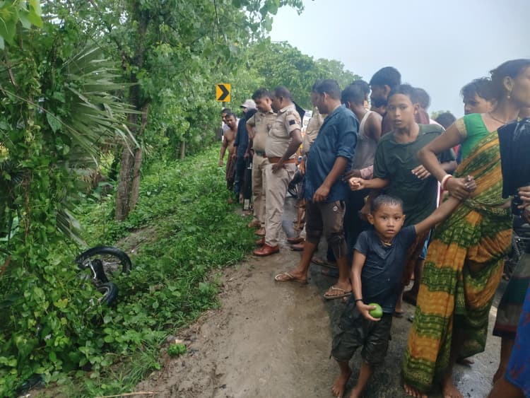 एनएच-81 पर बाइक ताड़ के पेड़ से टकराया, सवार की हुई मौत