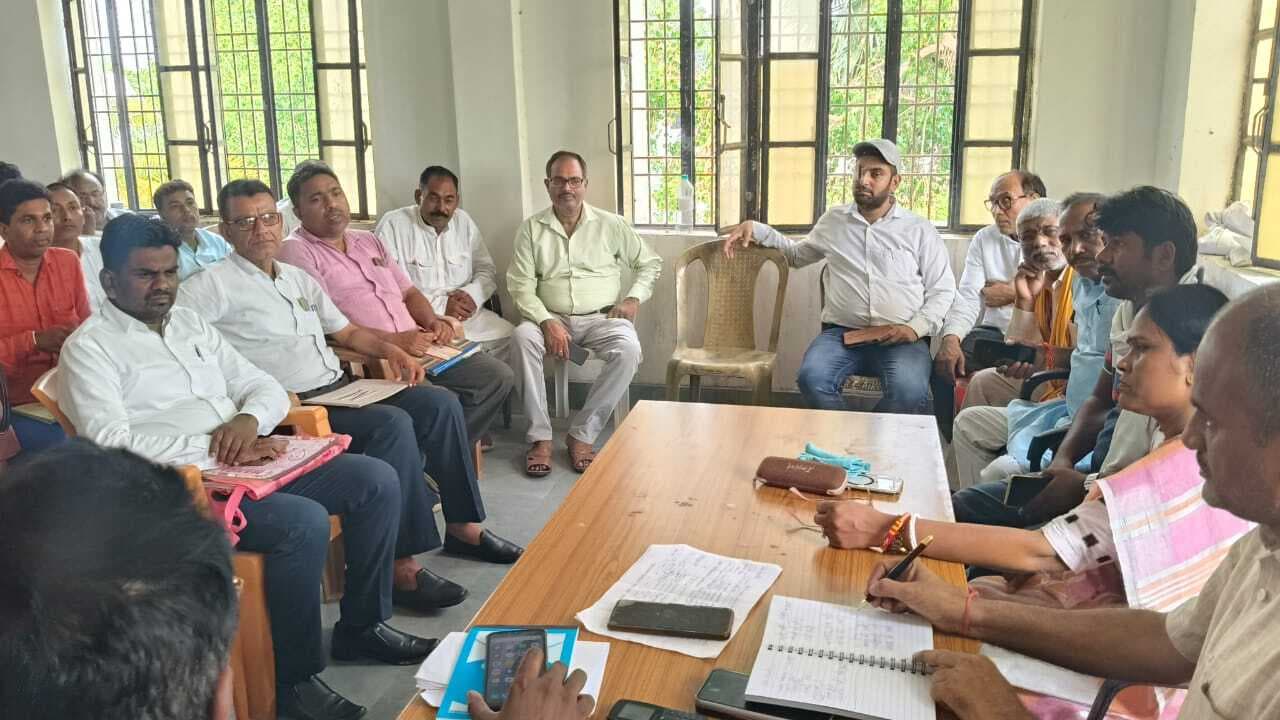 प्रत्येक माह में आयोजित हो शिक्षा समिति की बैठक : विधायक