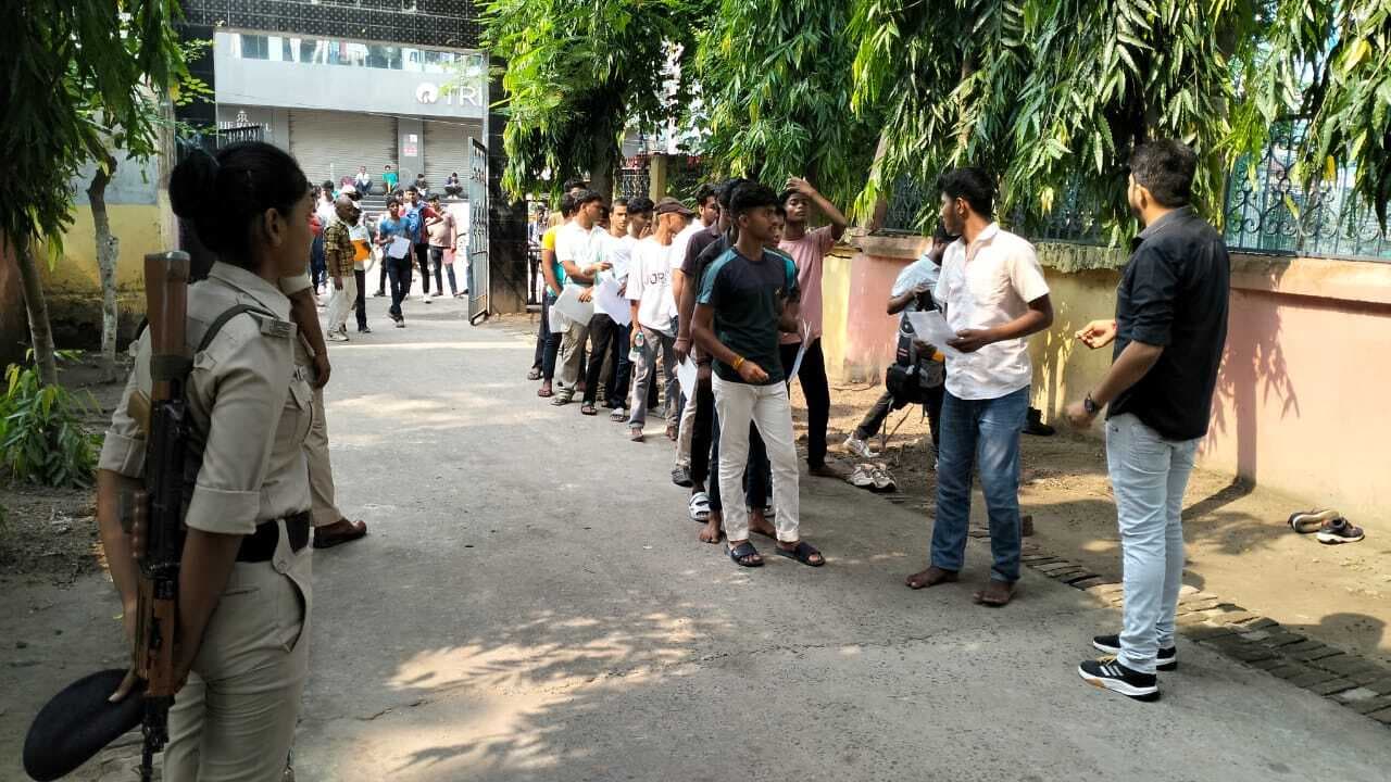 डिप्लोमा- सर्टिफिकेट प्रवेश प्रतियोगिता परीक्षा में 4895 में से 4292 परीक्षार्थी हुए सम्मिलित