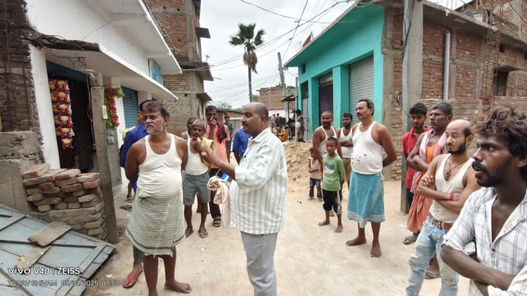 Sitamarhi : उपसभापति ने वार्डों का भ्रमण कर समस्याओं का लिया जायजा