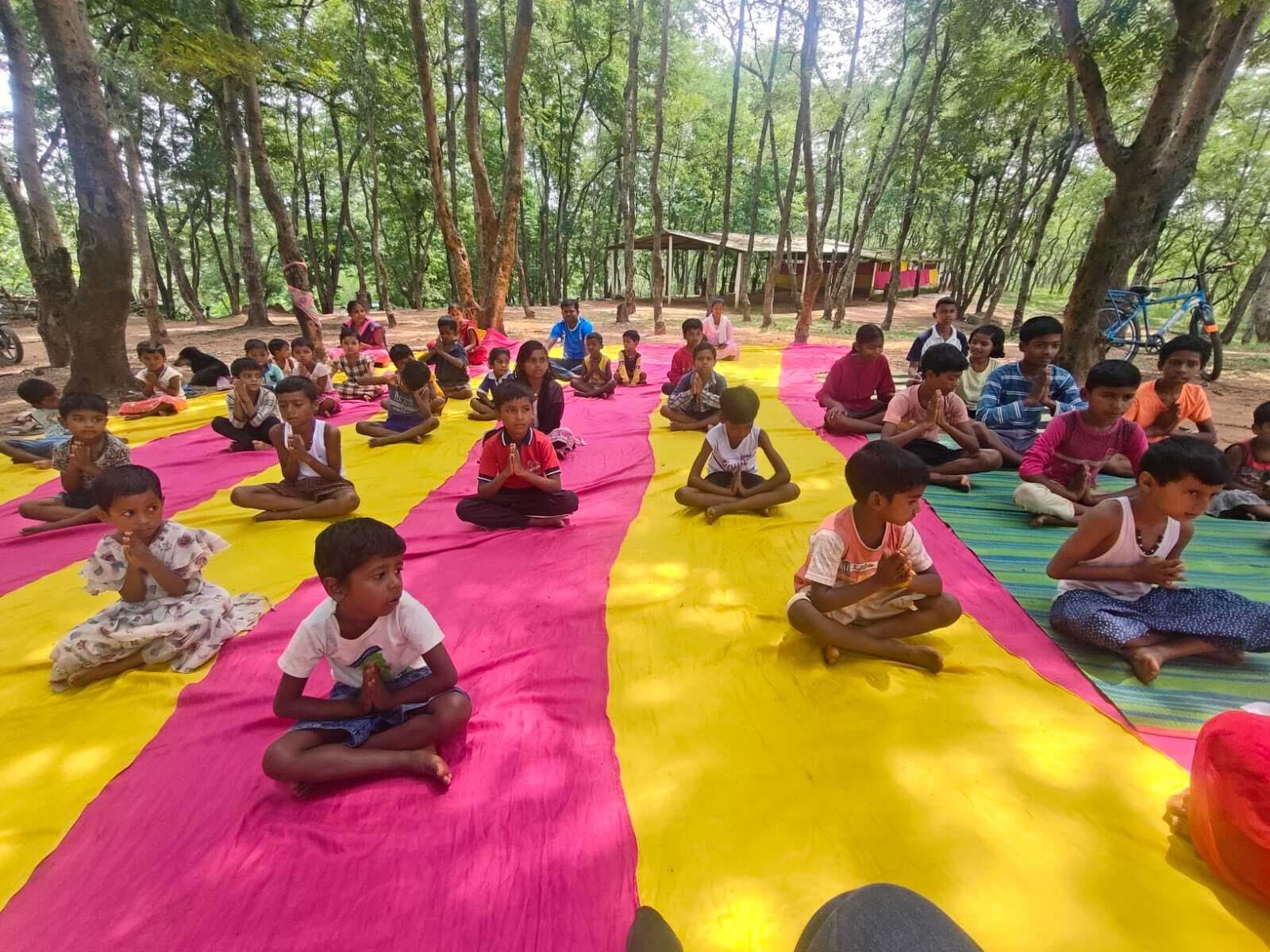 Ranchi News : 15 ट्राइबल गांवों में चल रहा उषा मार्टिन और एकल विद्यालय का समाज परिवर्तन अभियान