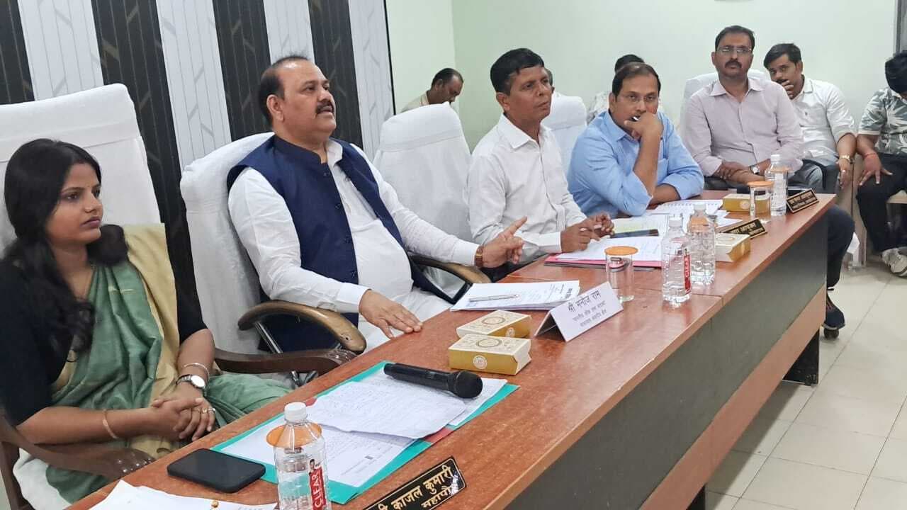 चेनारी प्रखंड के सरैया में बनेगा कचरा प्रबंधन केंद्र